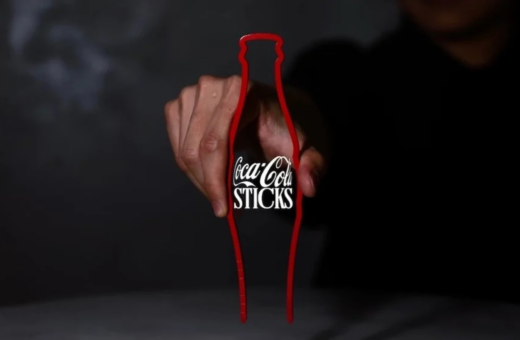 Coca-Cola-ს საკულტო ბოთლი საჭმელ ჩხირებად იქცა