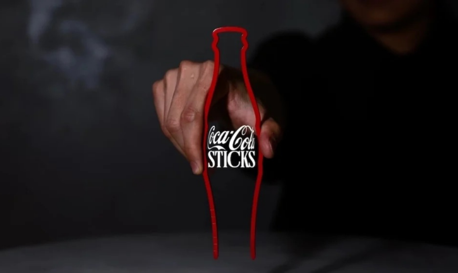 Coca-Cola-ს საკულტო ბოთლი საჭმელ ჩხირებად იქცა