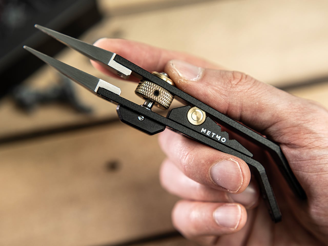 MetMo Precision Grip tweezers