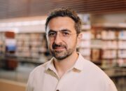 Claude-ის ცნობიერების დებატები: Mustafa Suleyman აფრთხილებს Anthropic-ს „ეპისტემური სარკეების დარბაზის“ რისკის შესახებ