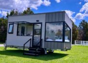 67 000 დოლარიდან: Highlands Tiny Homes-მა ლოფტის გარეშე პატარა სახლი შექმნა