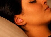 Ears 360 Silence ყურსასმენებს ცვლის: 24 დბ-იანი საცობი გვერდულად ძილისთვის
