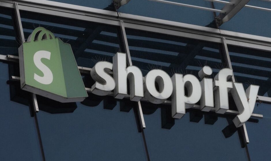 Shopify-მ AI აგენტებს გზა გაუხსნა: ჩექაუთი უკვე ავტომატურად სრულდება.