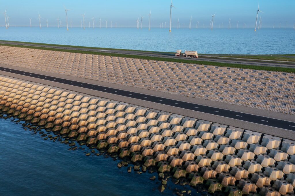 Afsluitdijk dam in the Netherlands revamped by Benthem Crouwel, photo 3