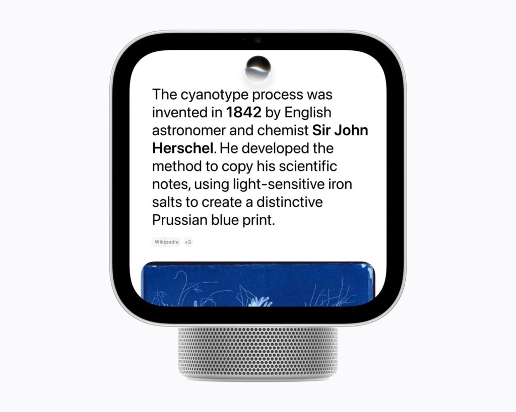 Siri AI answering a general knowledge question on HomeView (Apple)