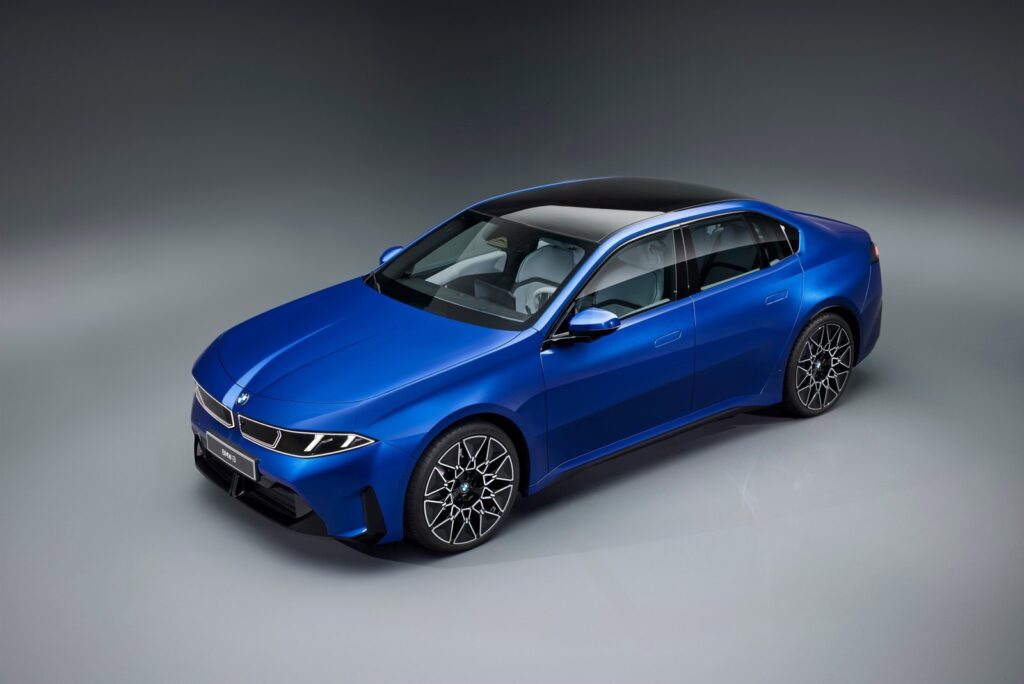 The new BMW i3 50 xDrive, studio front three-quarter