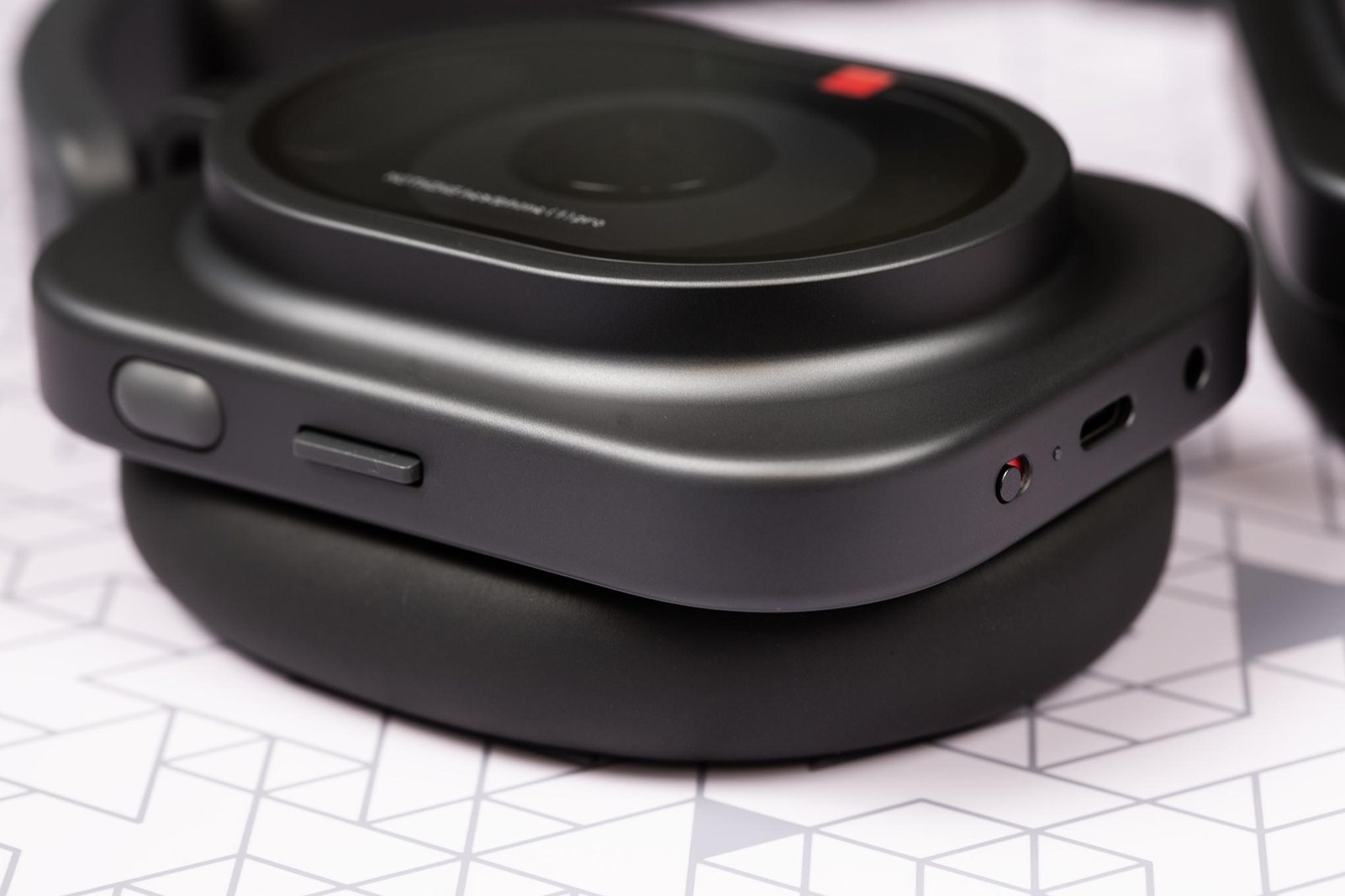 Nothing Headphone 1 Pro over-ear 1
