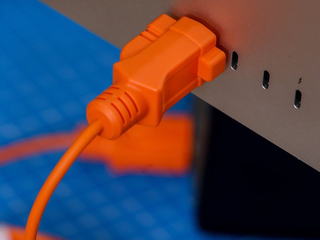 Extension-C cable in use