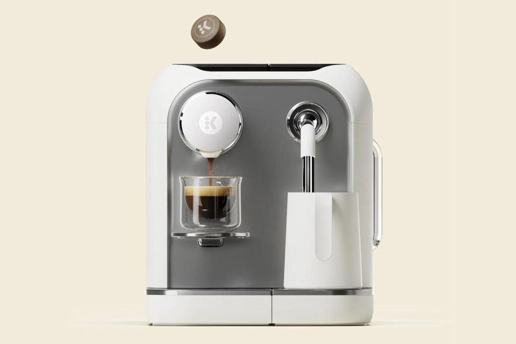 Keurig Alta coffee machine with plastic-free AltaRounds pucks, photo 2