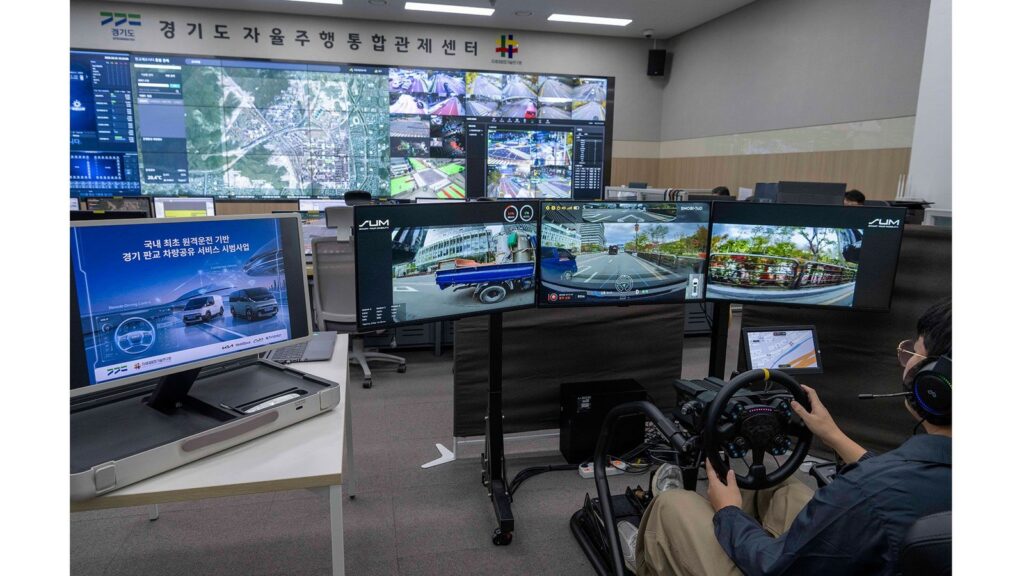A remote driver controls the PV5 from the operations station (Kia / Hyundai Motor Group)