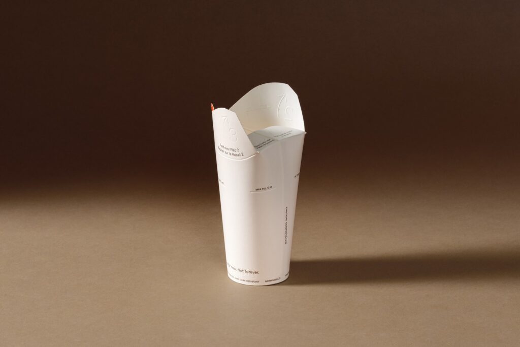 Nothing compostable paper takeaway cup with fold-down lid, photo 5