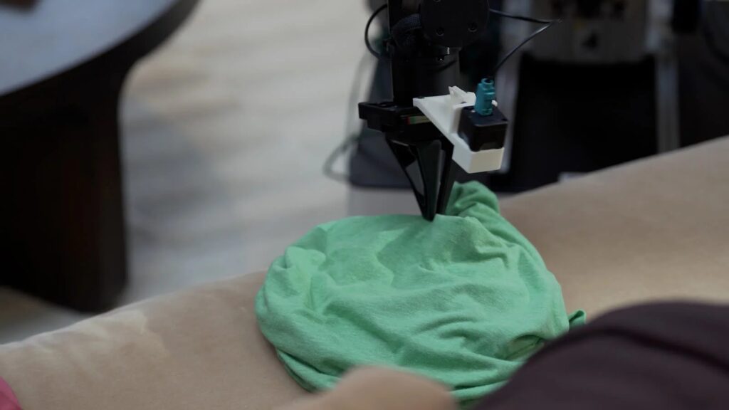 Runway Praxis-1 handling deformable cloth