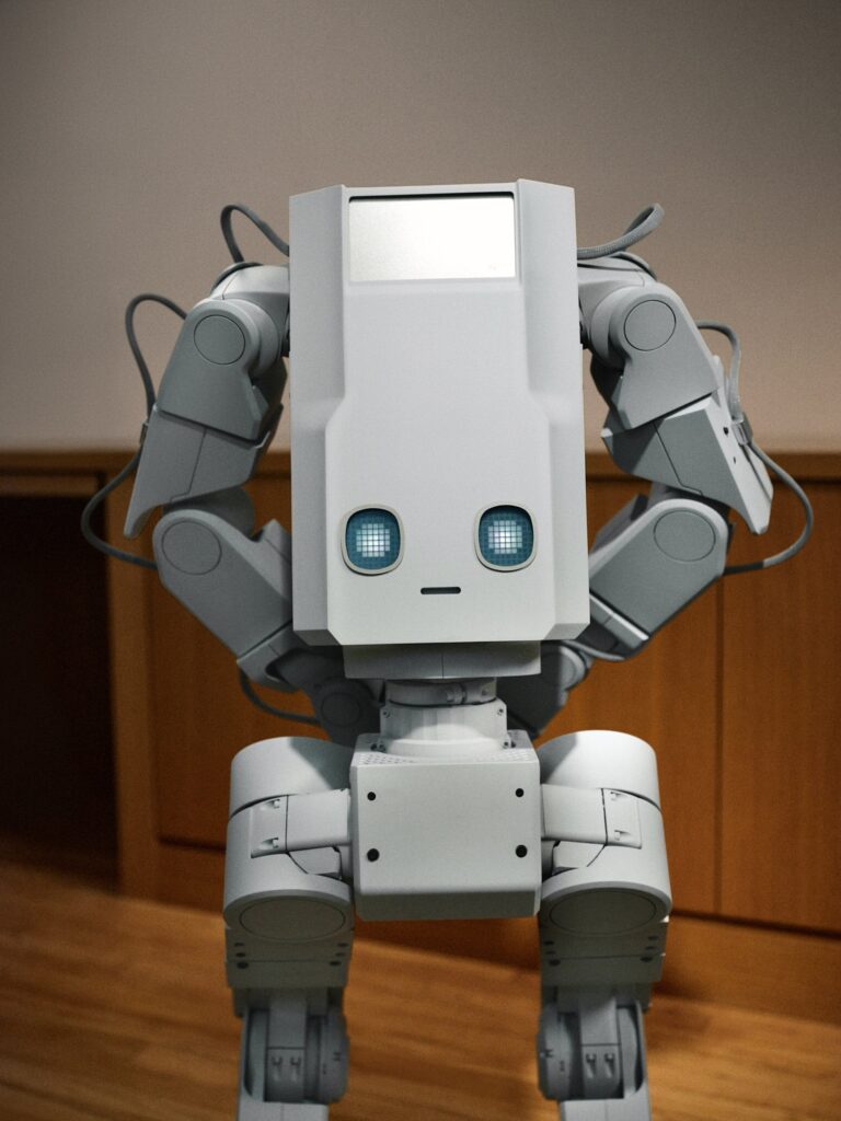 Voxel Series-1 front view with its LED eyes and simple grippers (Tuesday Labs)